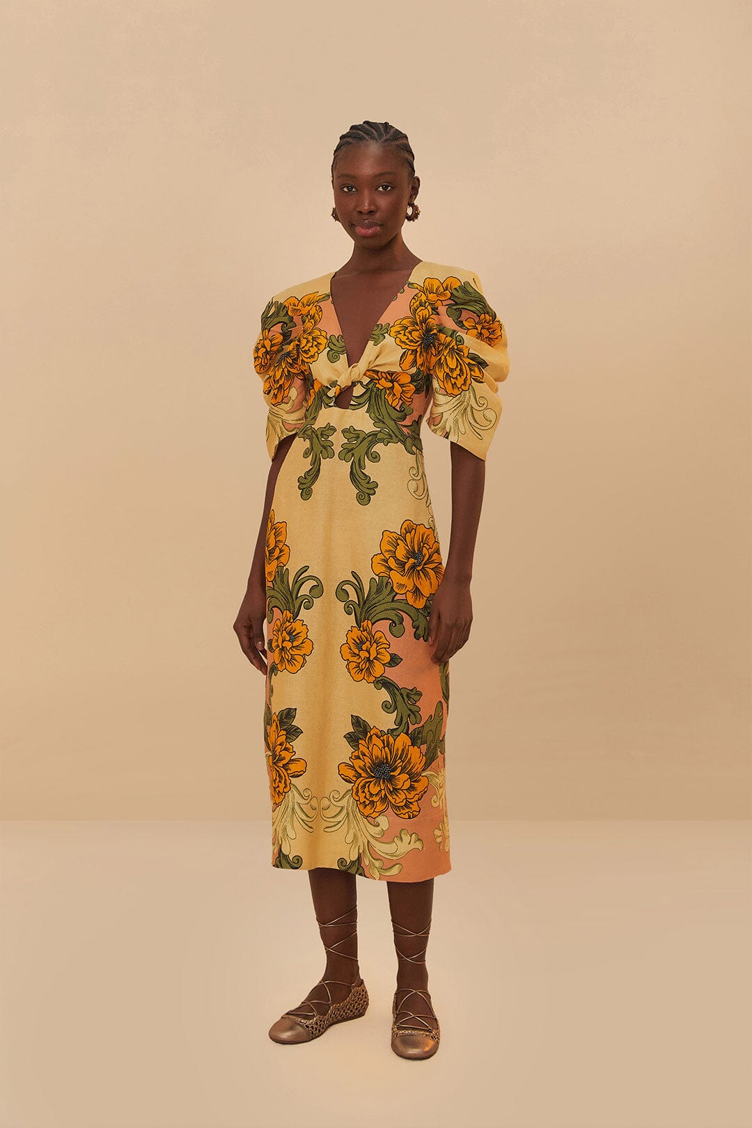 Vestido midi de lino premium Euroflax™ con delicados arabescos florales en color crema