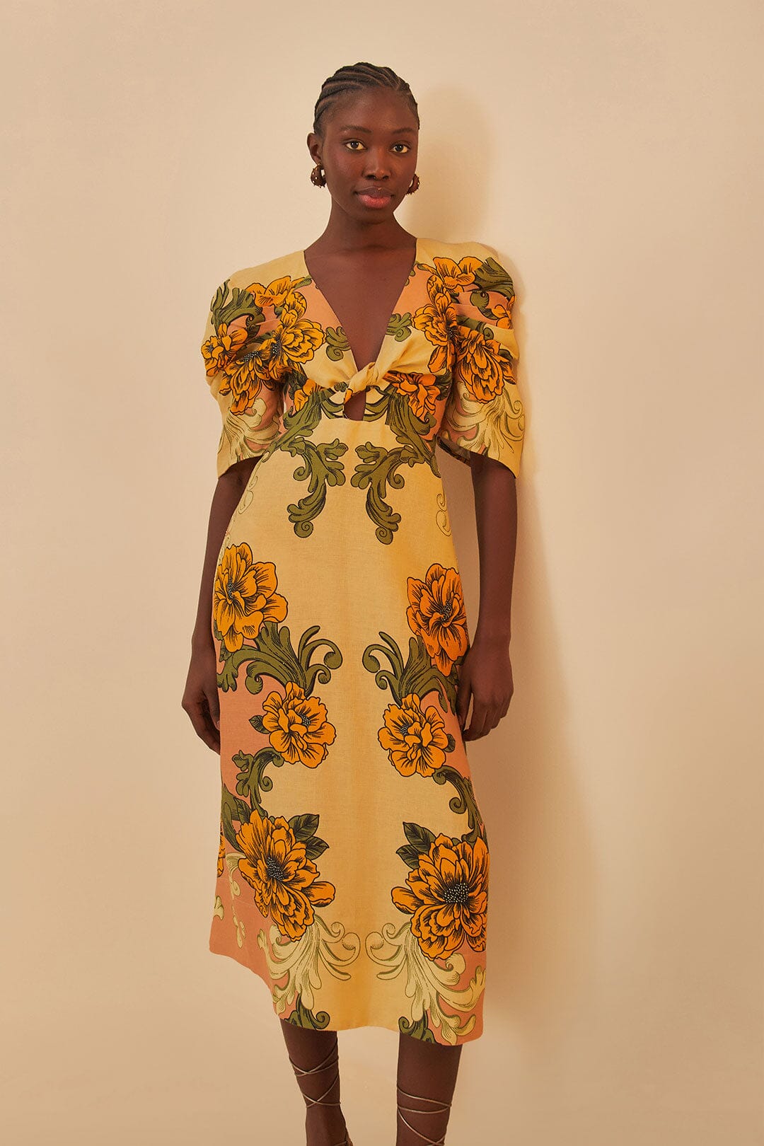 Vestido midi de lino premium Euroflax™ con delicados arabescos florales en color crema