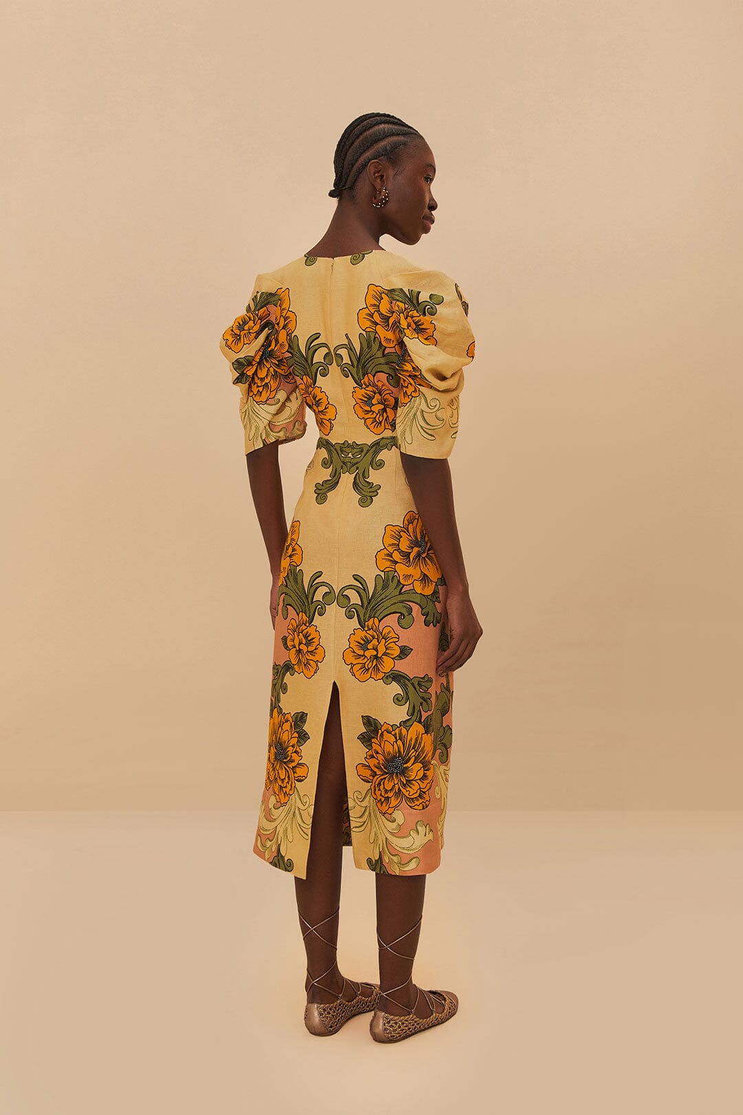 Vestido midi de lino premium Euroflax™ con delicados arabescos florales en color crema