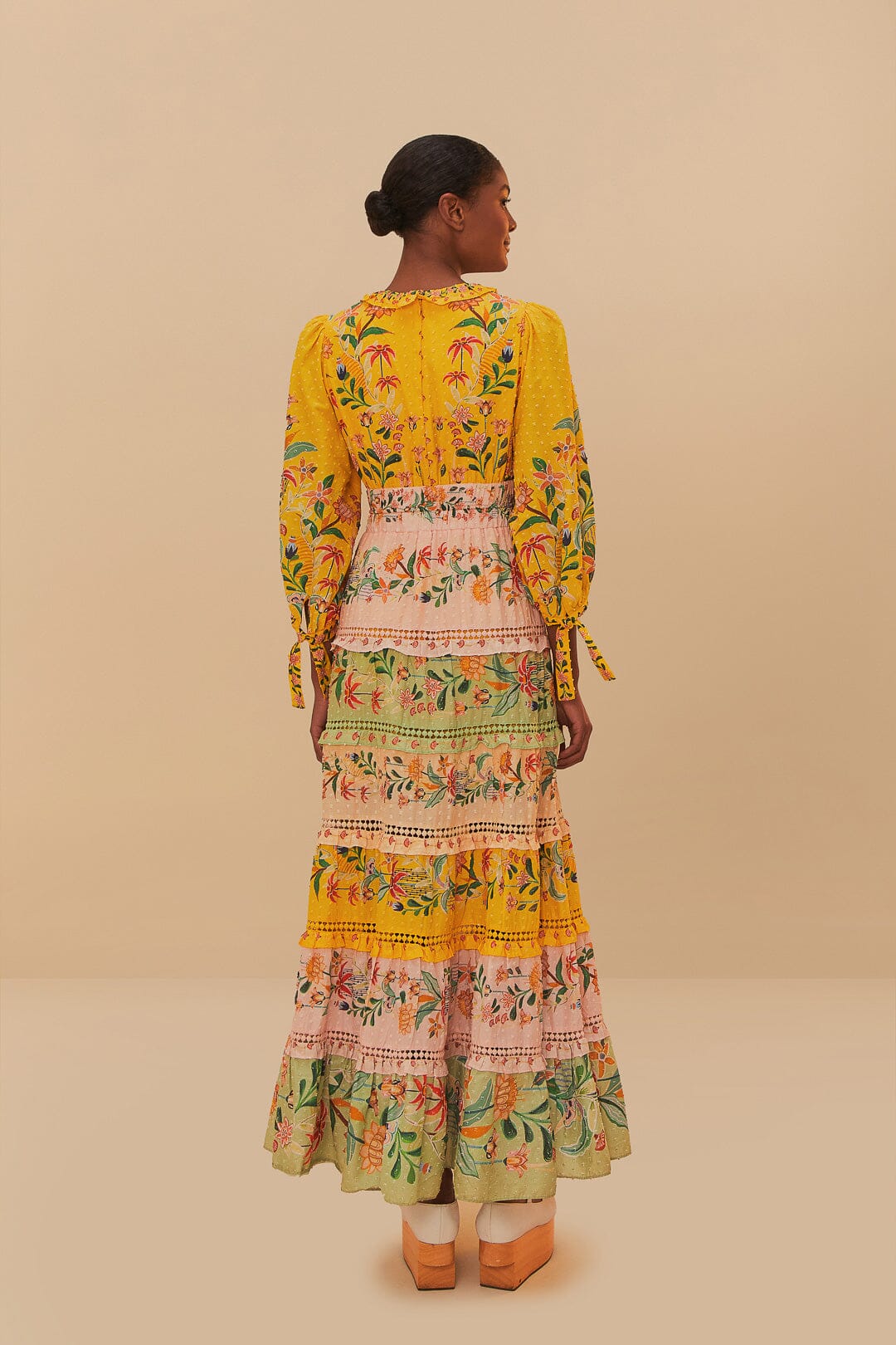 Maxi Vestido de Manga Larga con Mezcla de Flores Delicadas
