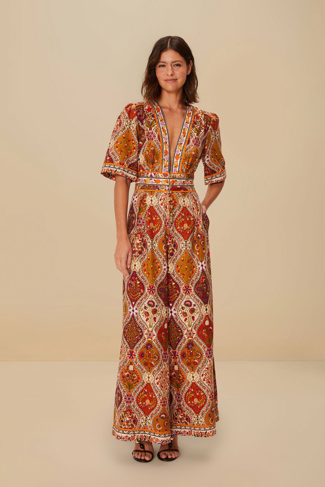 Mono romántico multicolor con motivos naturales