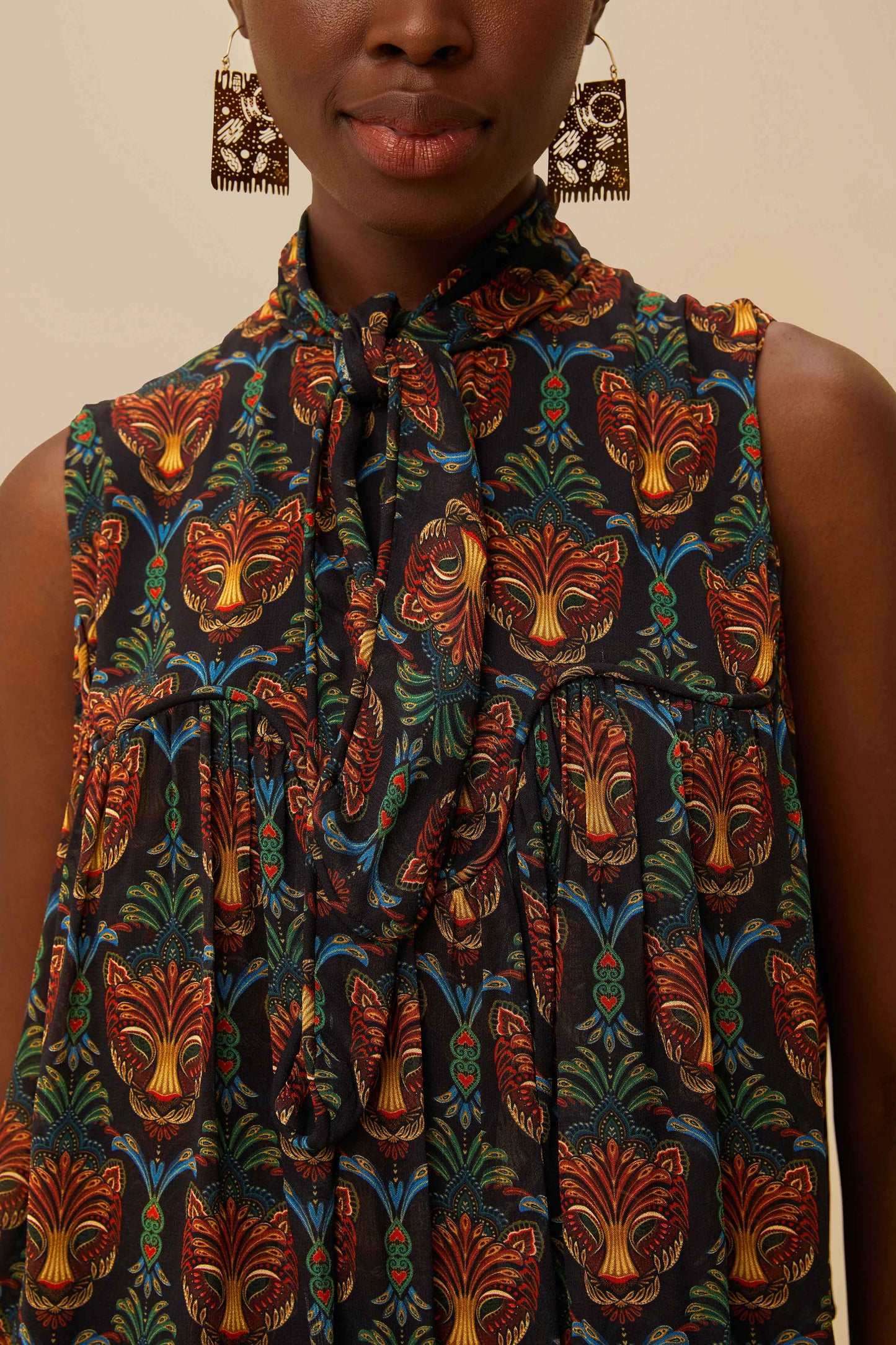 Blusa negra sin mangas estampado Boho Panther