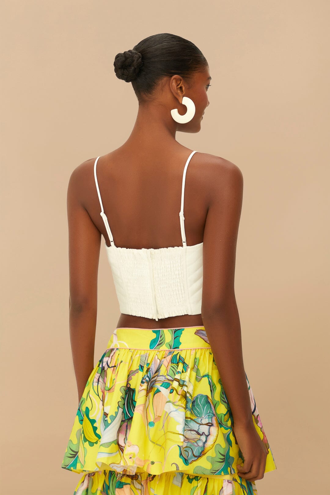 Off-White Shell Crop Top sin mangas