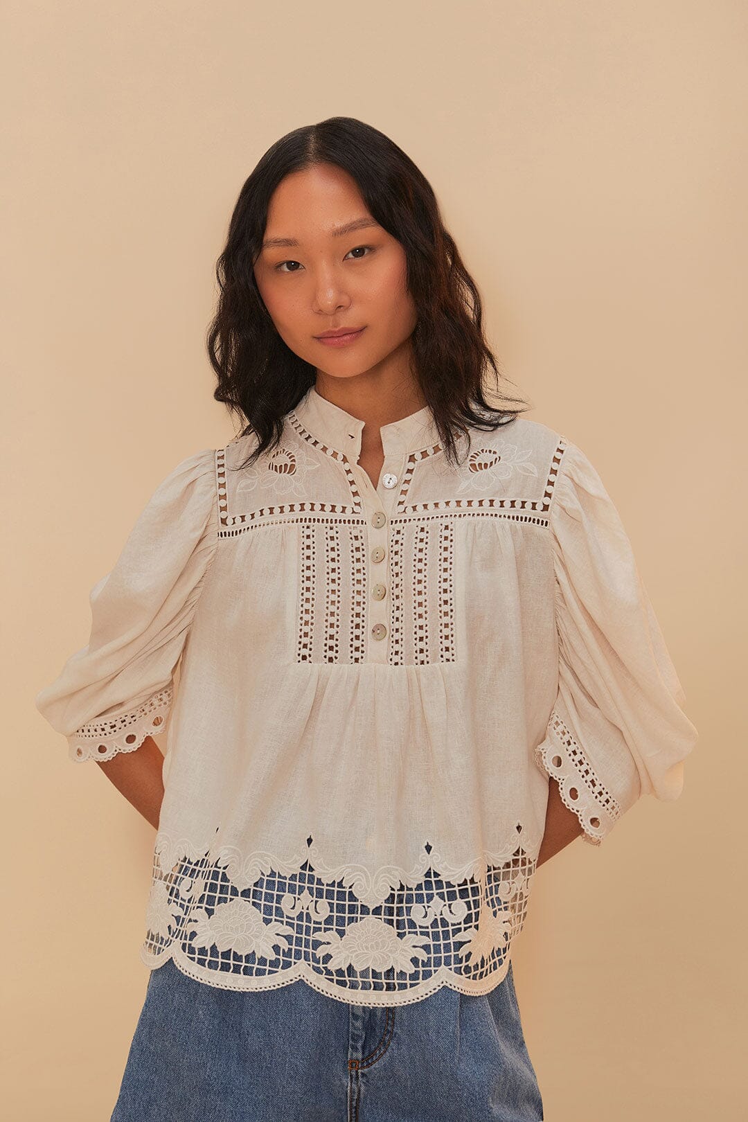 Blusa romántica Richelieu LENZING™ ECOVERO™ Euroflax™ de Off-White