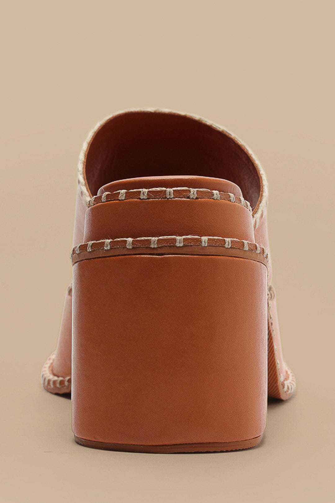 Sandalia mule con cuña camel