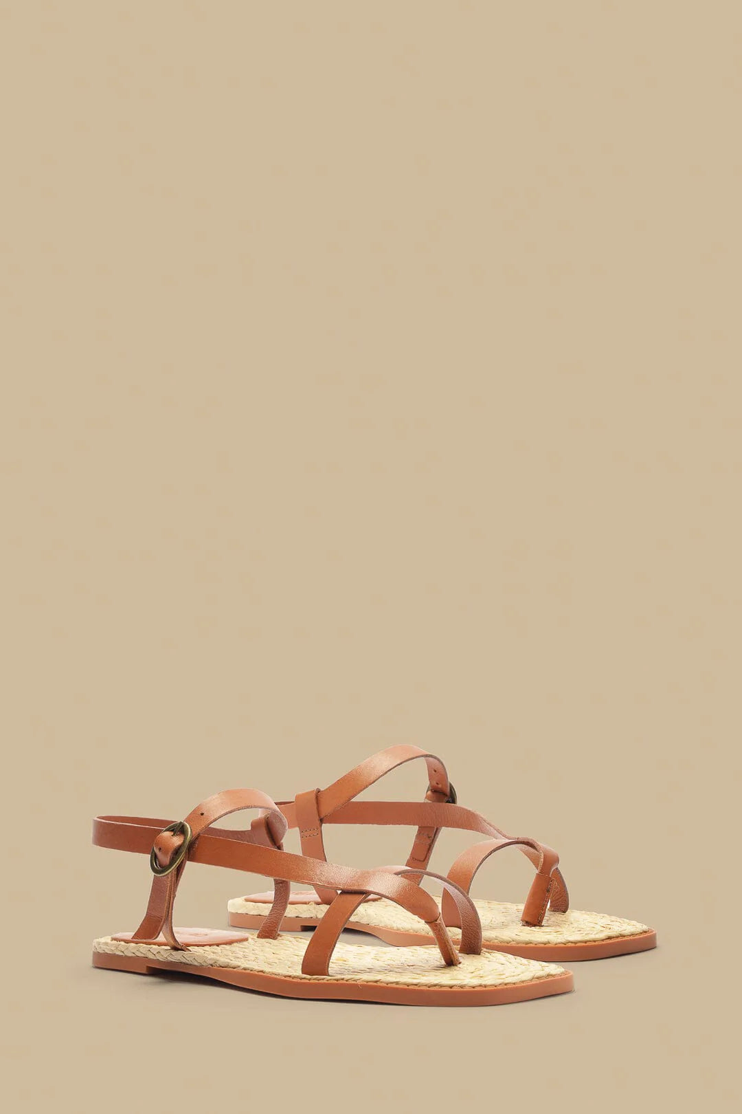 Sandalia camel con tiras cruzadas