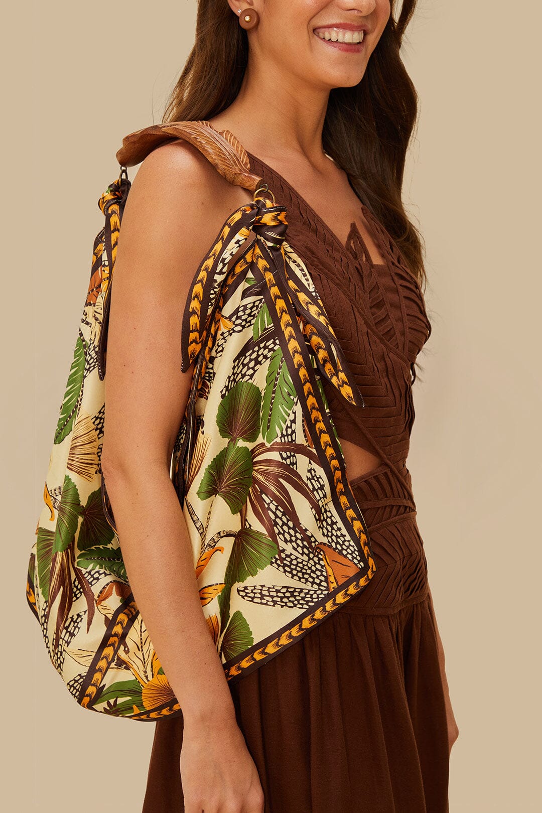 Bolso tote de pañuelo con estampado de follaje