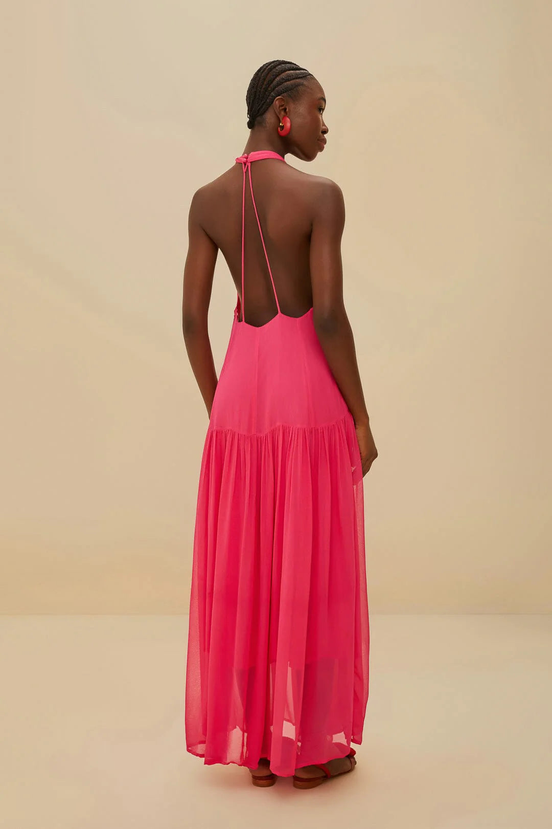 Maxi vestido rosa de flores y cuello halter