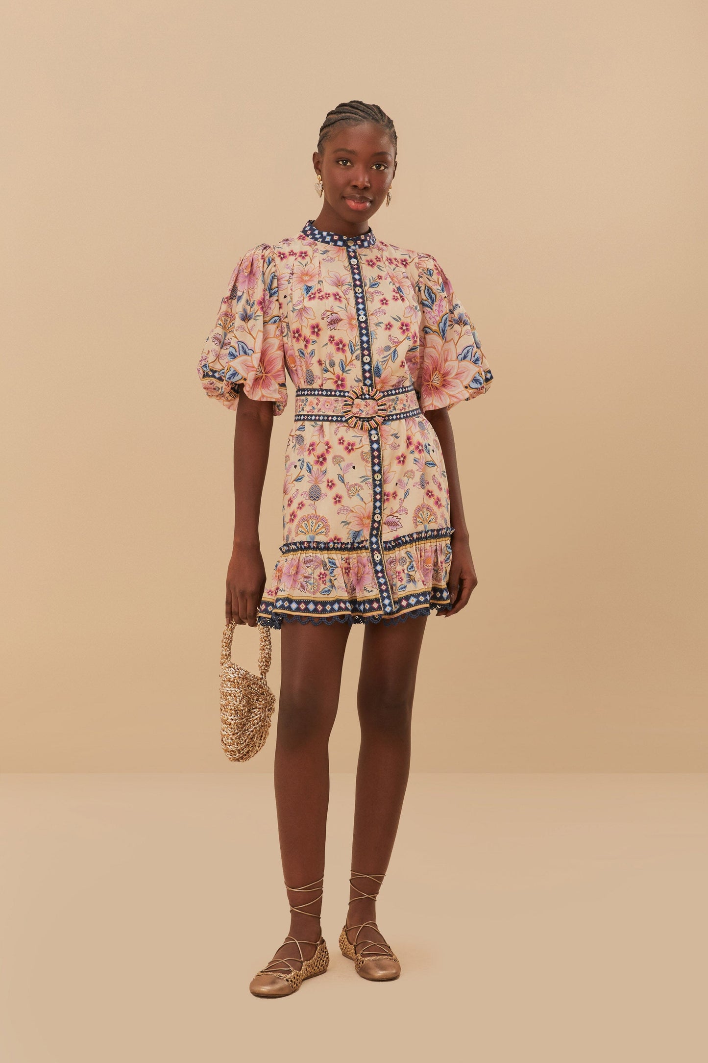 Minivestido de manga abullonada con tapicería en color crema Superbloom