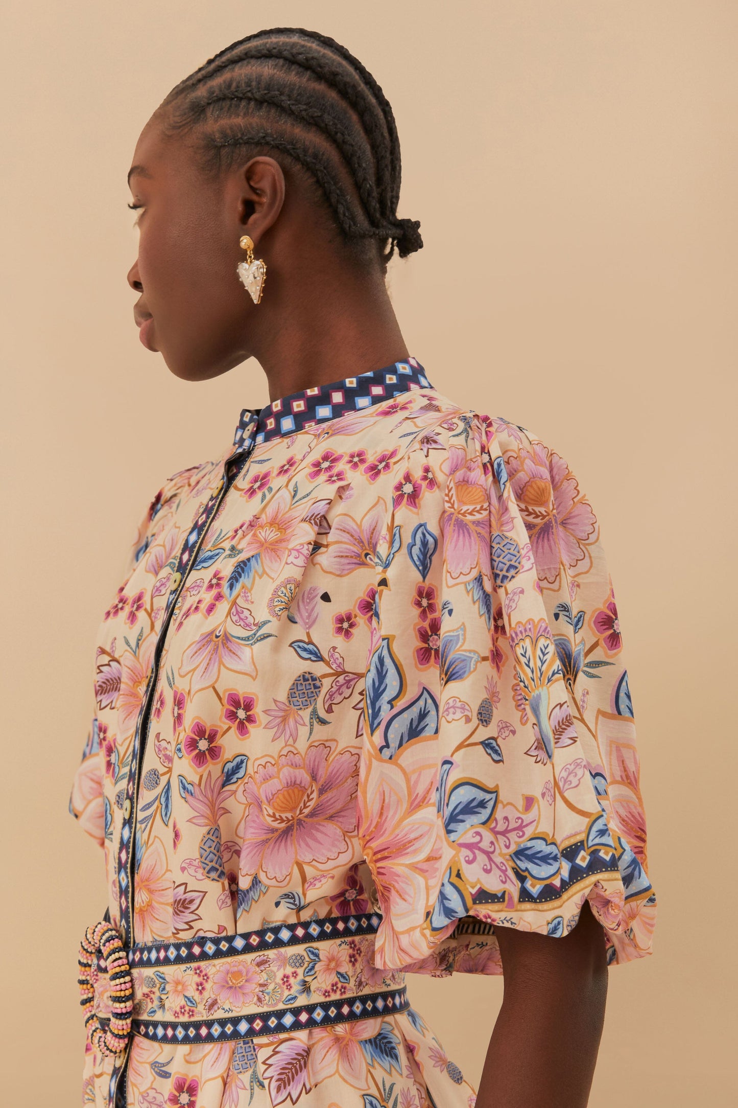 Minivestido de manga abullonada con tapicería en color crema Superbloom