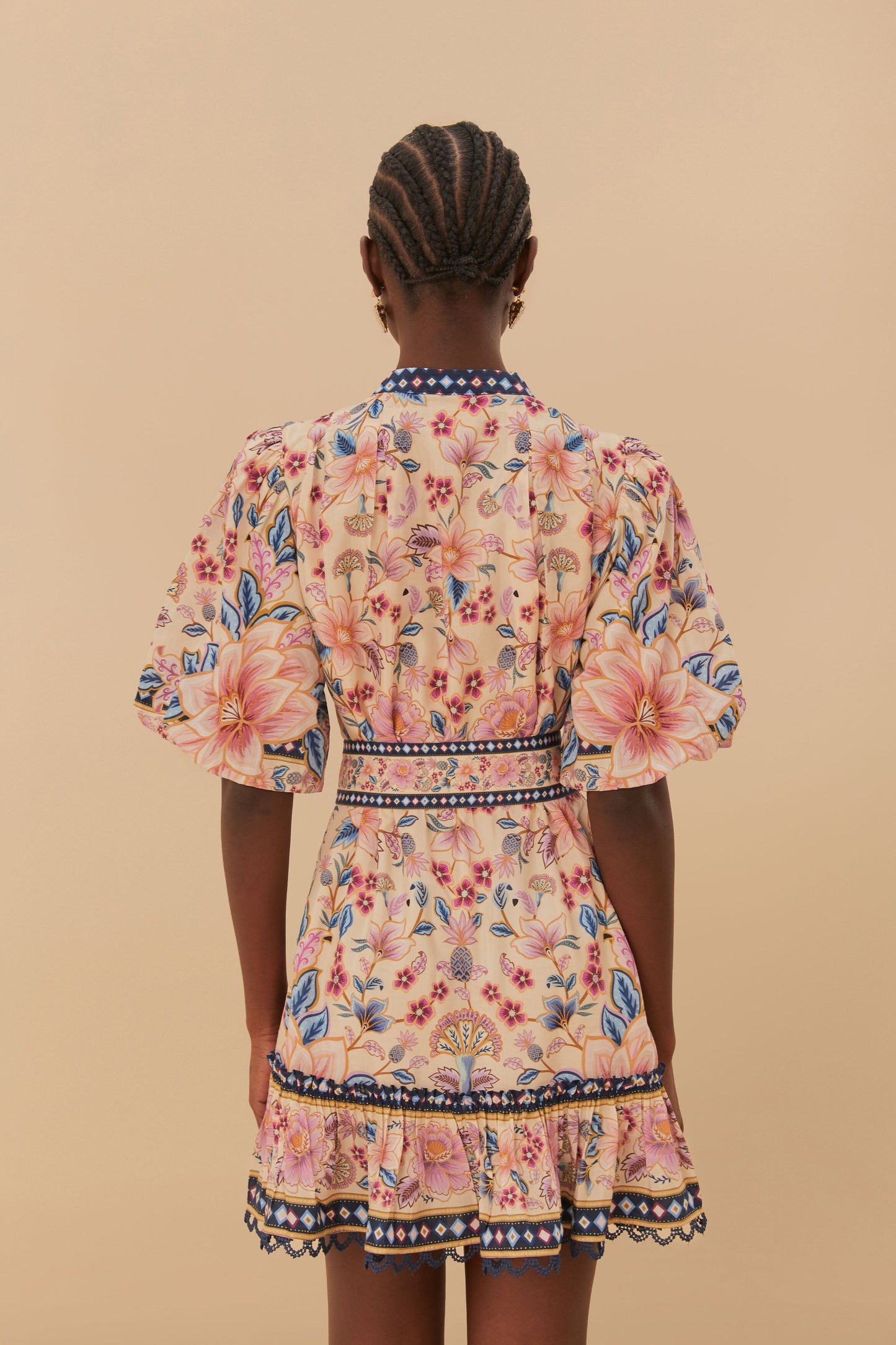 Minivestido de manga abullonada con tapicería en color crema Superbloom