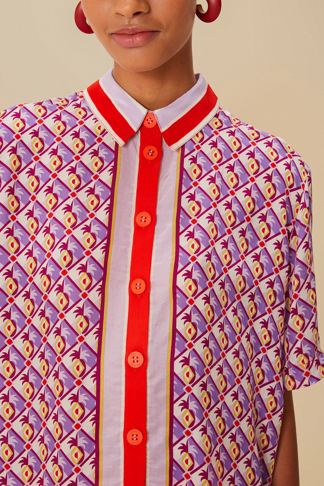 Camisa con estampado gráfico multicolor de piña