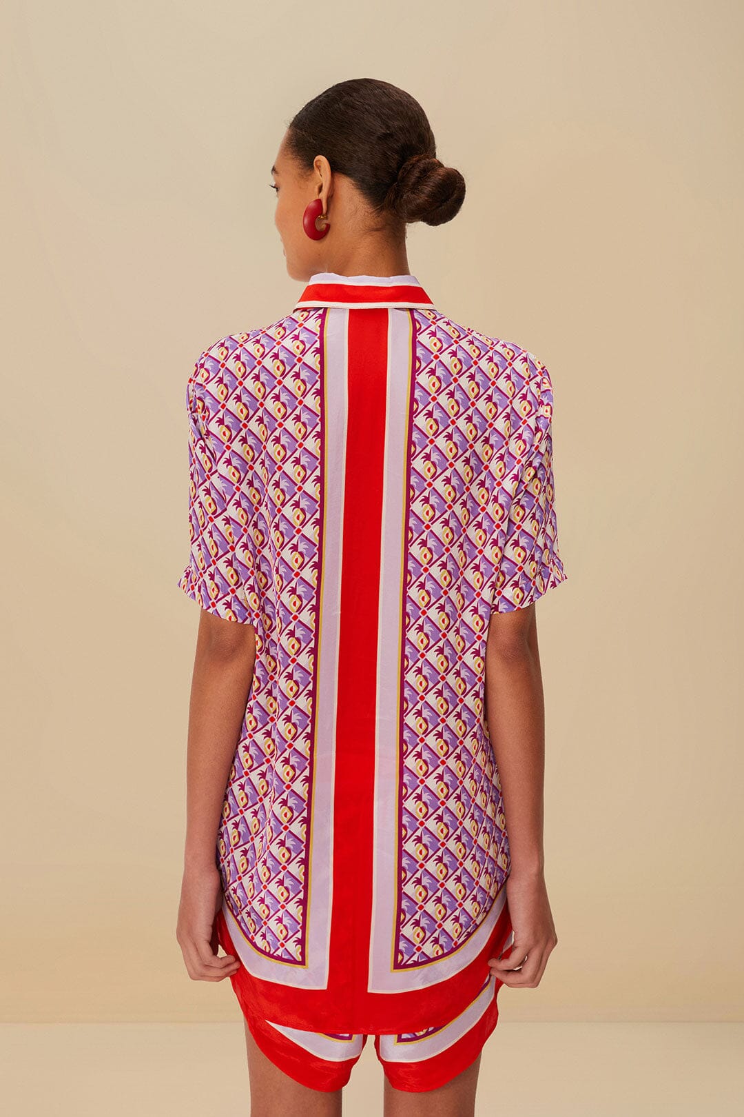 Camisa con estampado gráfico multicolor de piña