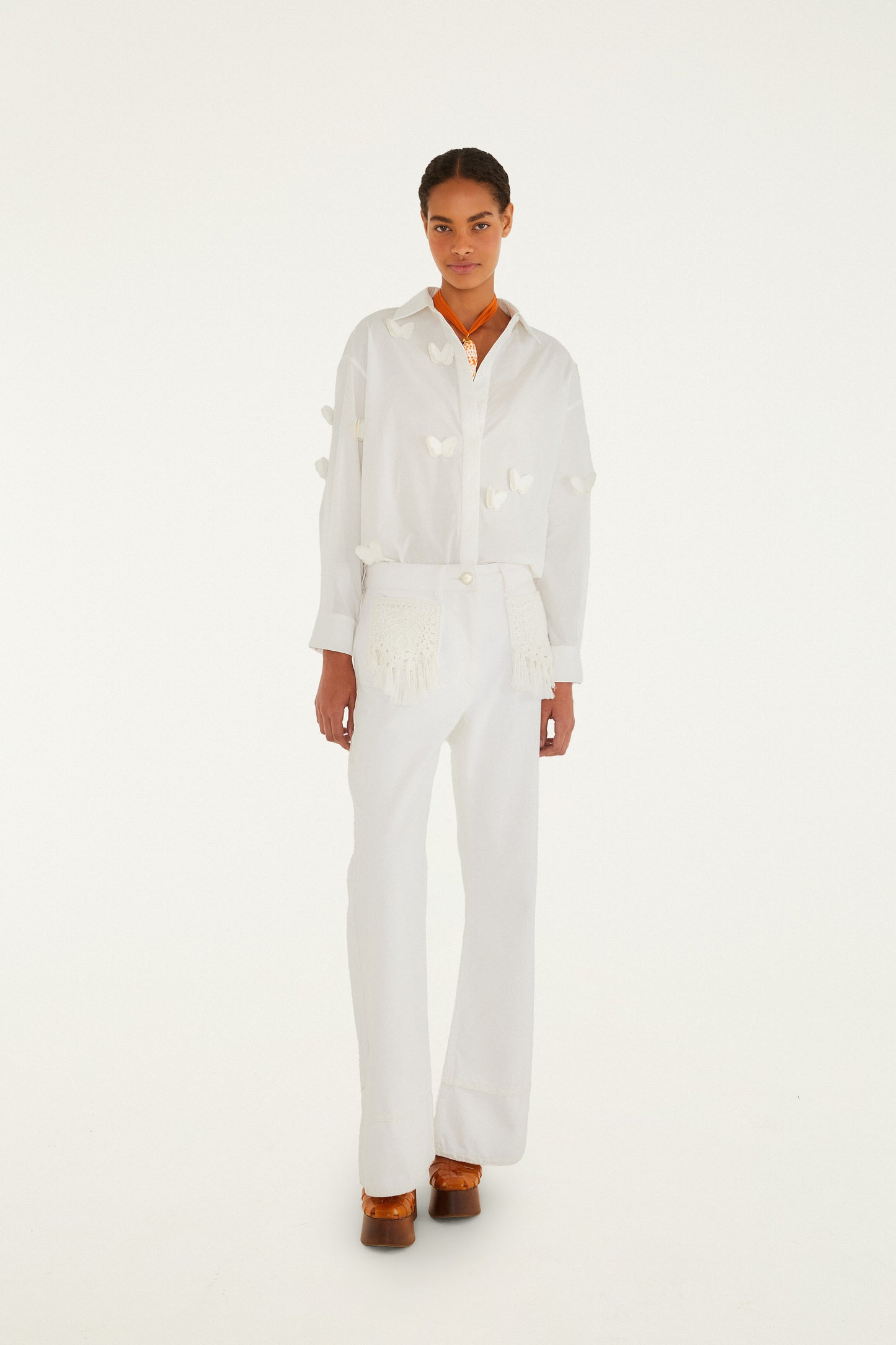 blusa de mariposas blanco roto