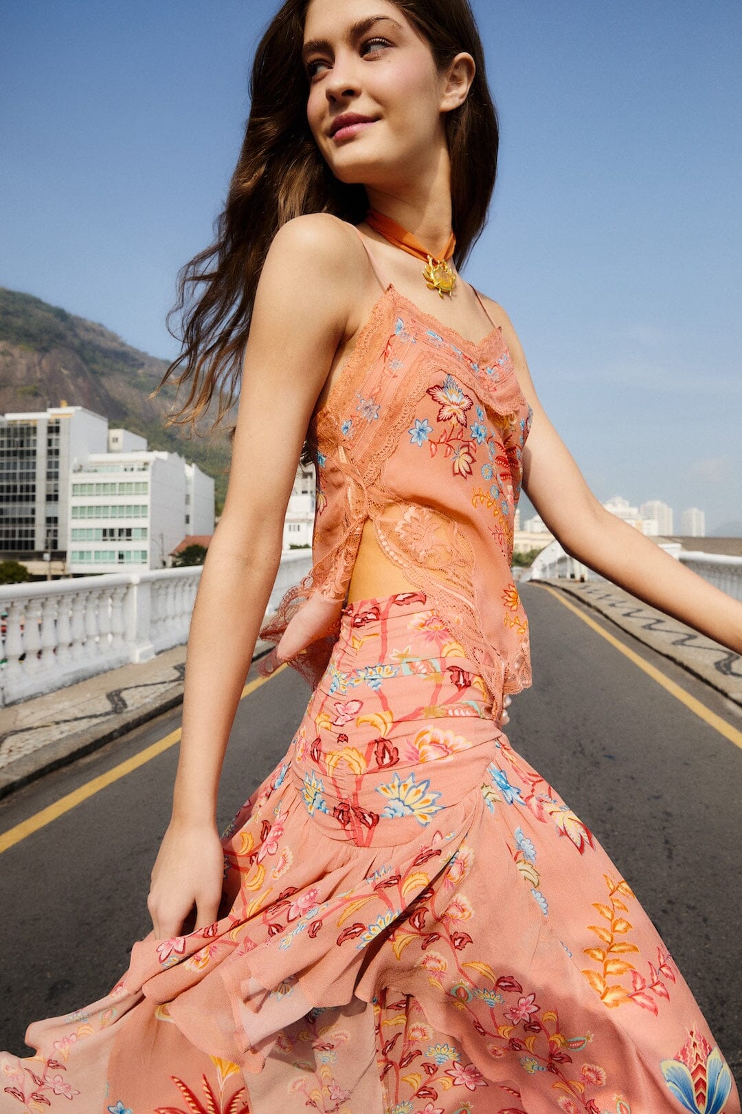 blusa boho enchance moca con lazos