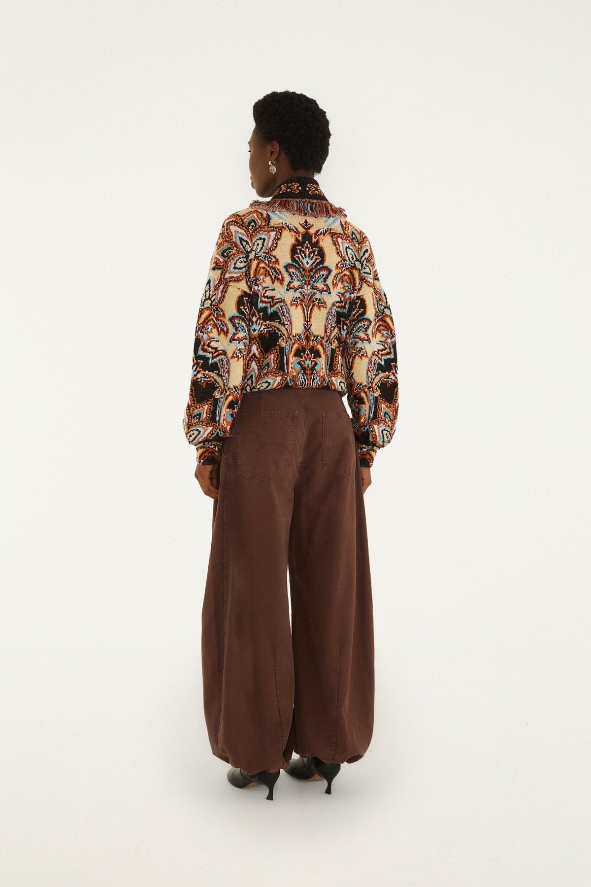 Pantalón de twill con bolsillos globo