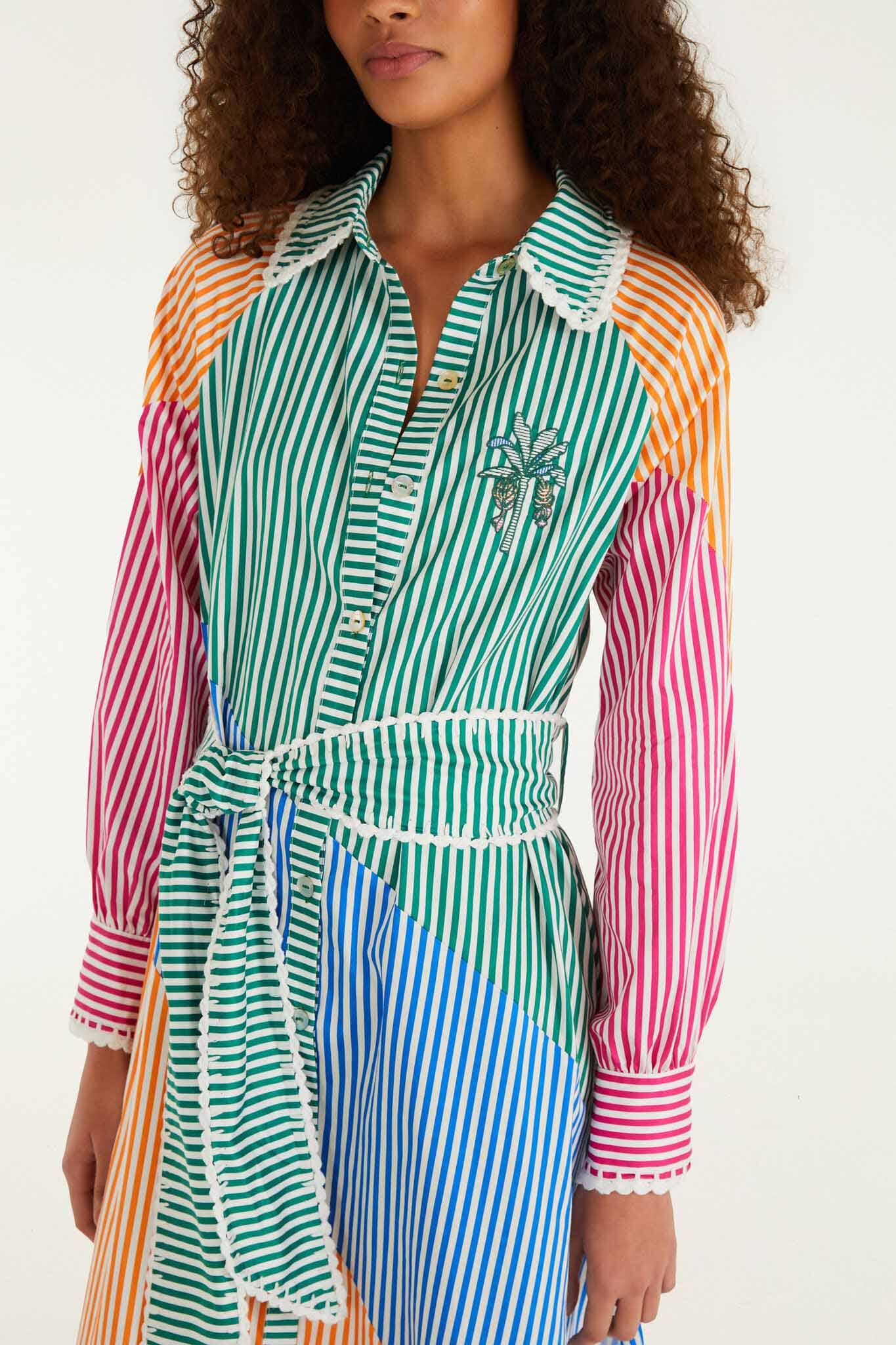 Vestido Midi Multicolor a Rayas Bordado con Cinturón