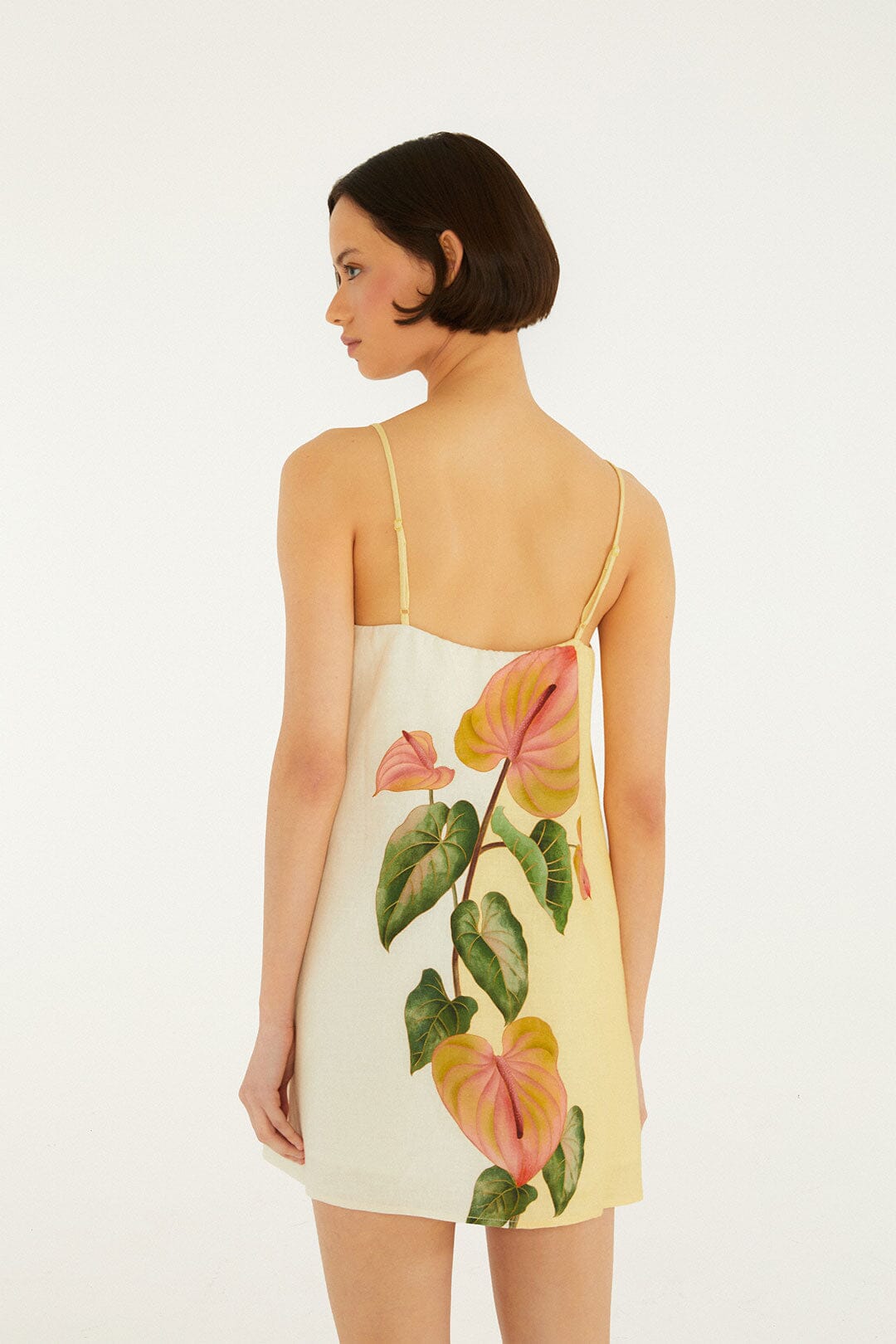 Vestido Mini Amarillo Dorado Anturio con Escote Cuadrado