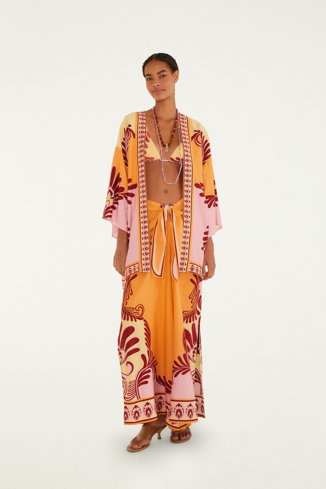 kimono arabesc amarillo suave