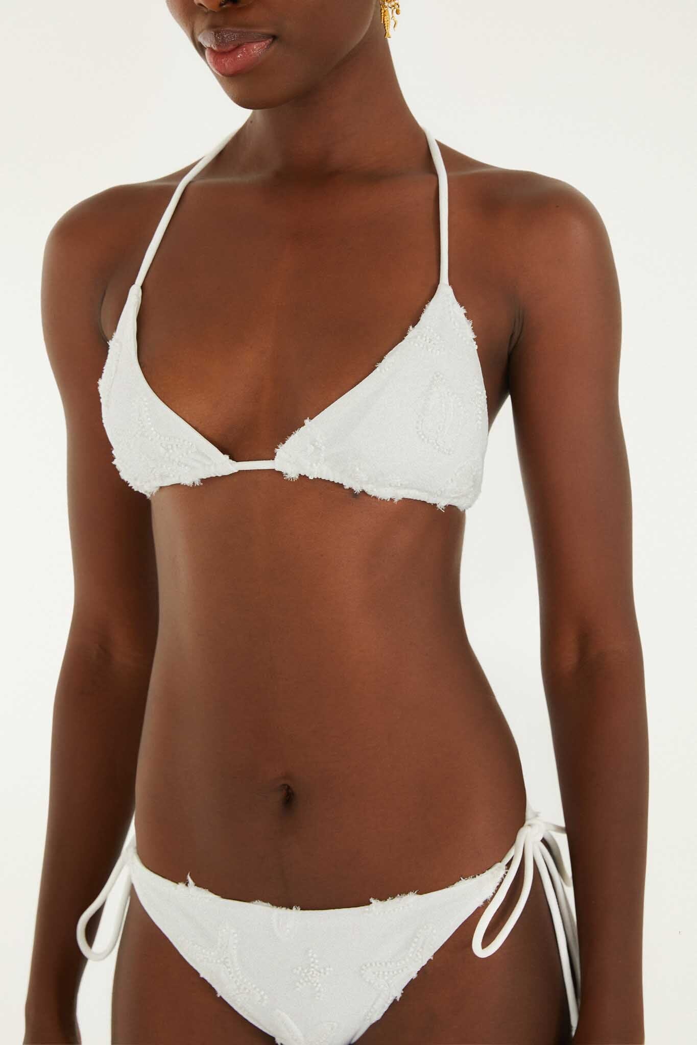 Calzón de Bikini Blanco con Cuentas y Lazos Laterales