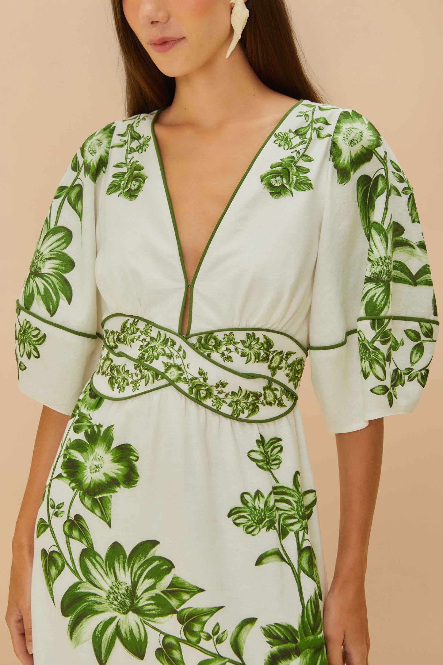 Off-White Verde Floral Cascada LENZING™ ECOVERO™ Euroflax™ Vestido Midi