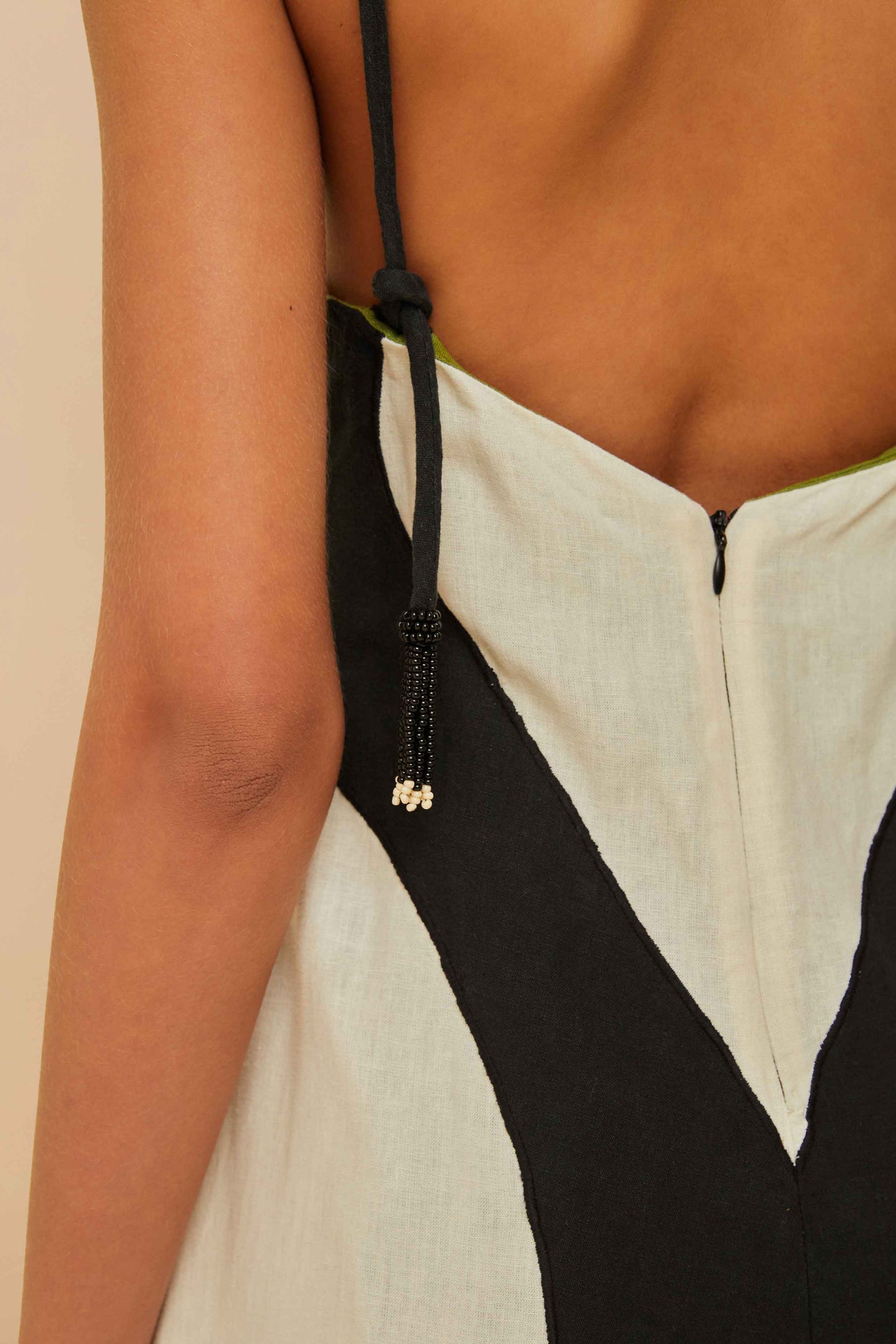 Vestido Off-White Coconut Tree Flow LENZING™ ECOVERO™ Euroflax™.