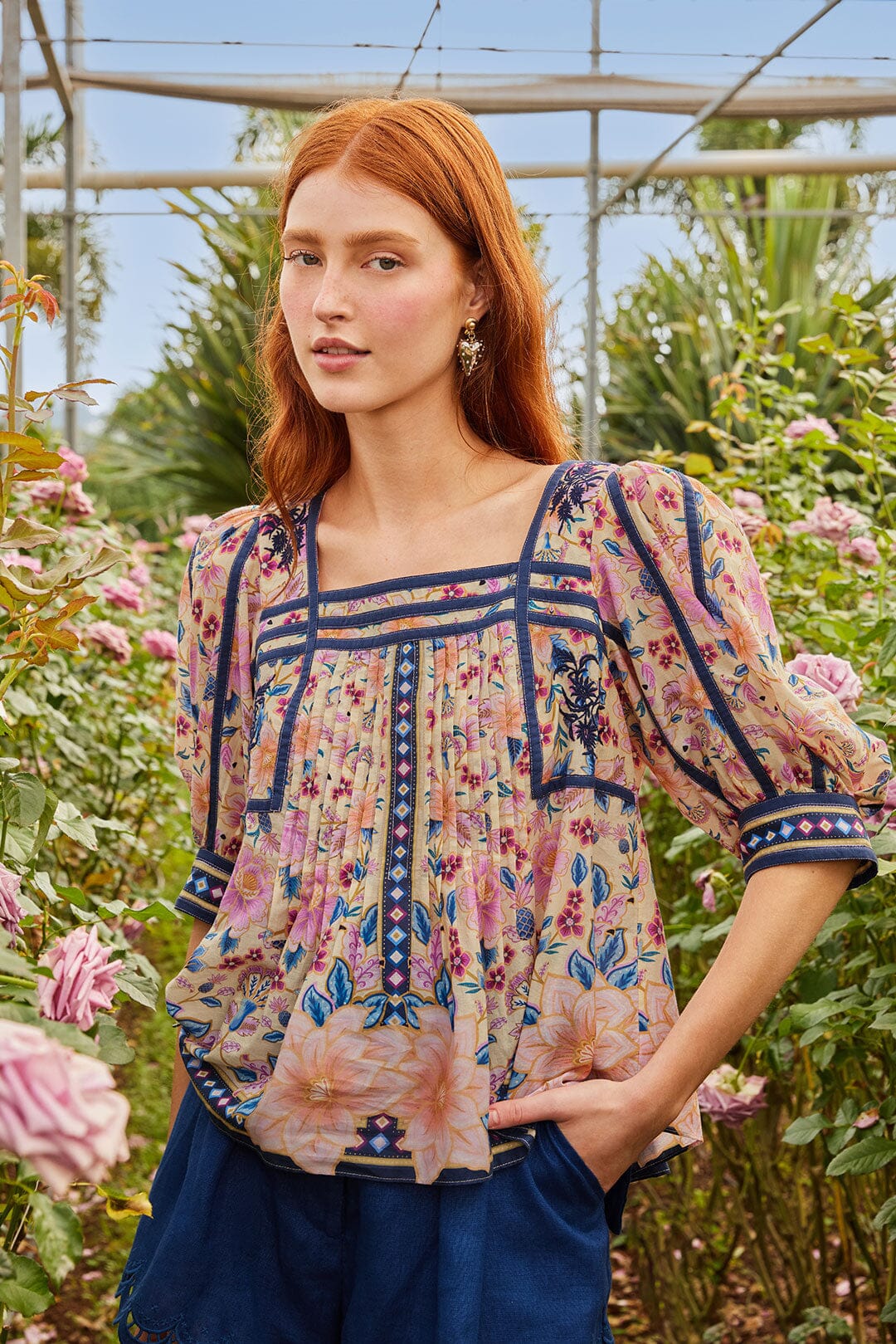 Blusa con mangas abullonadas y tapicería Superbloom crema