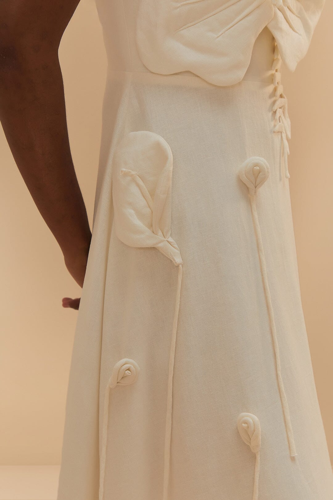 Vestido midi Off-White Garden LENZING™ ECOVERO™ Euroflax™.