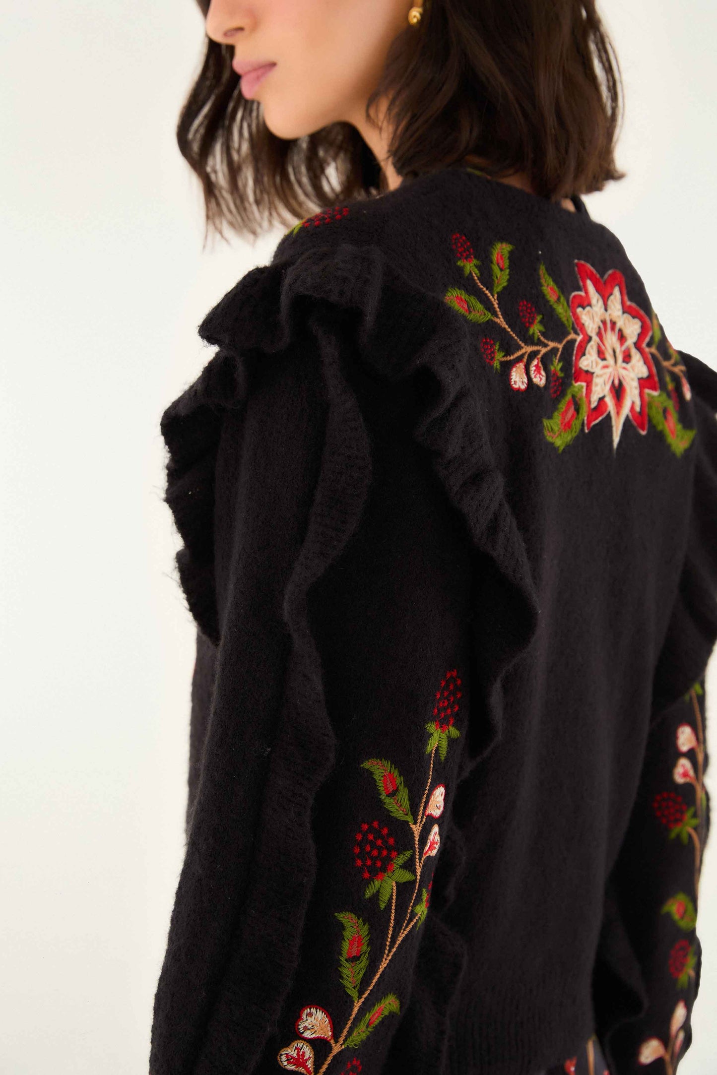Chaqueta de punto con bordado de bayas negras