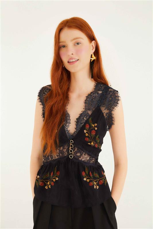 Blusa de encaje sin mangas Black Berry Garden