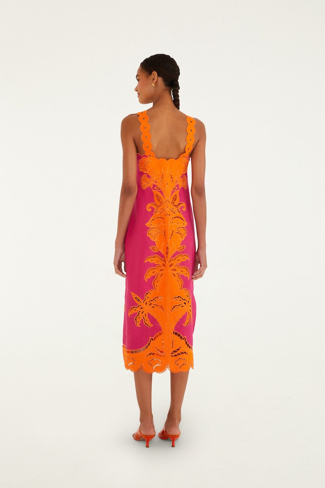Vestido Midi Rosa con Calado