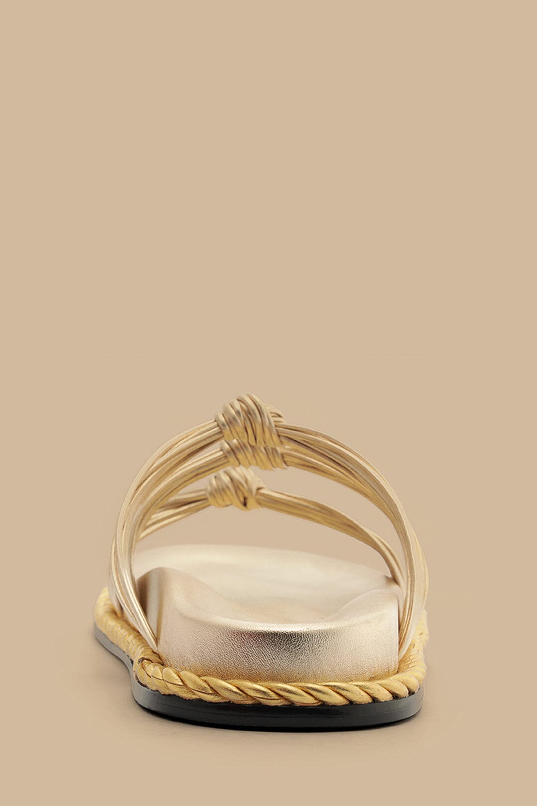 Sandalia nudo dorado