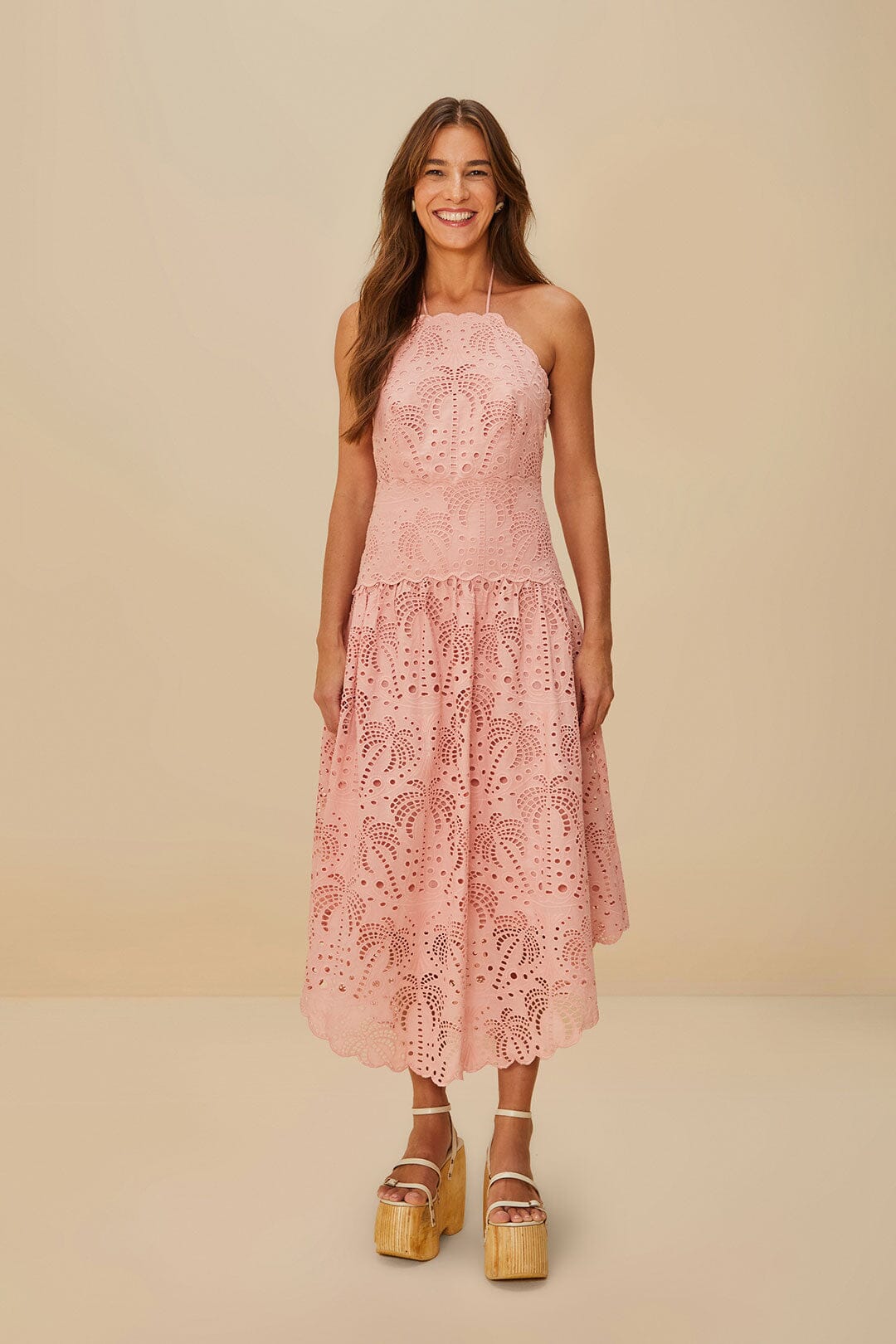 Vestido midi con ojales y palmera rosa rubor