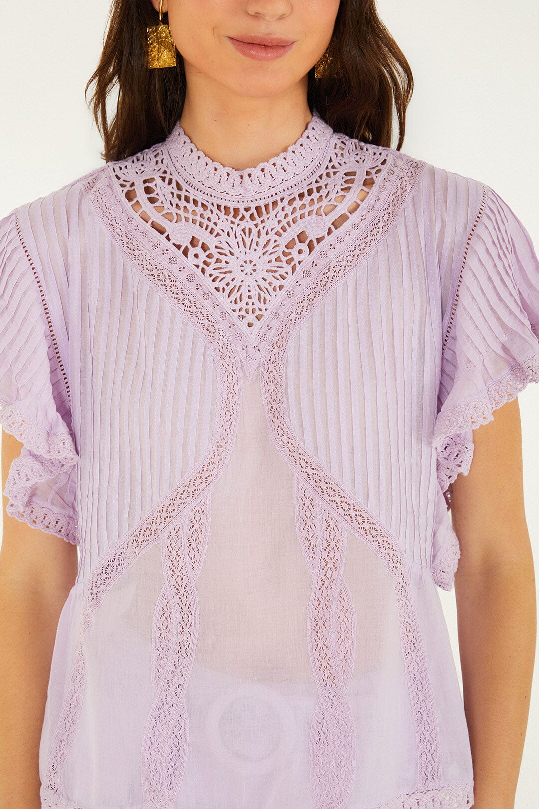 Blusa Lila de Encaje con Olanes