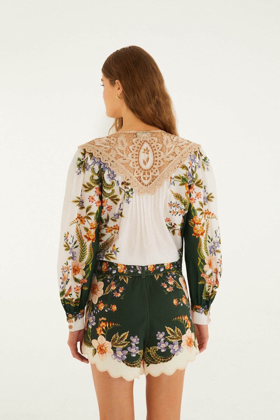 Short de Sarga Verde Berry Garden con Hebilla y Cuentas