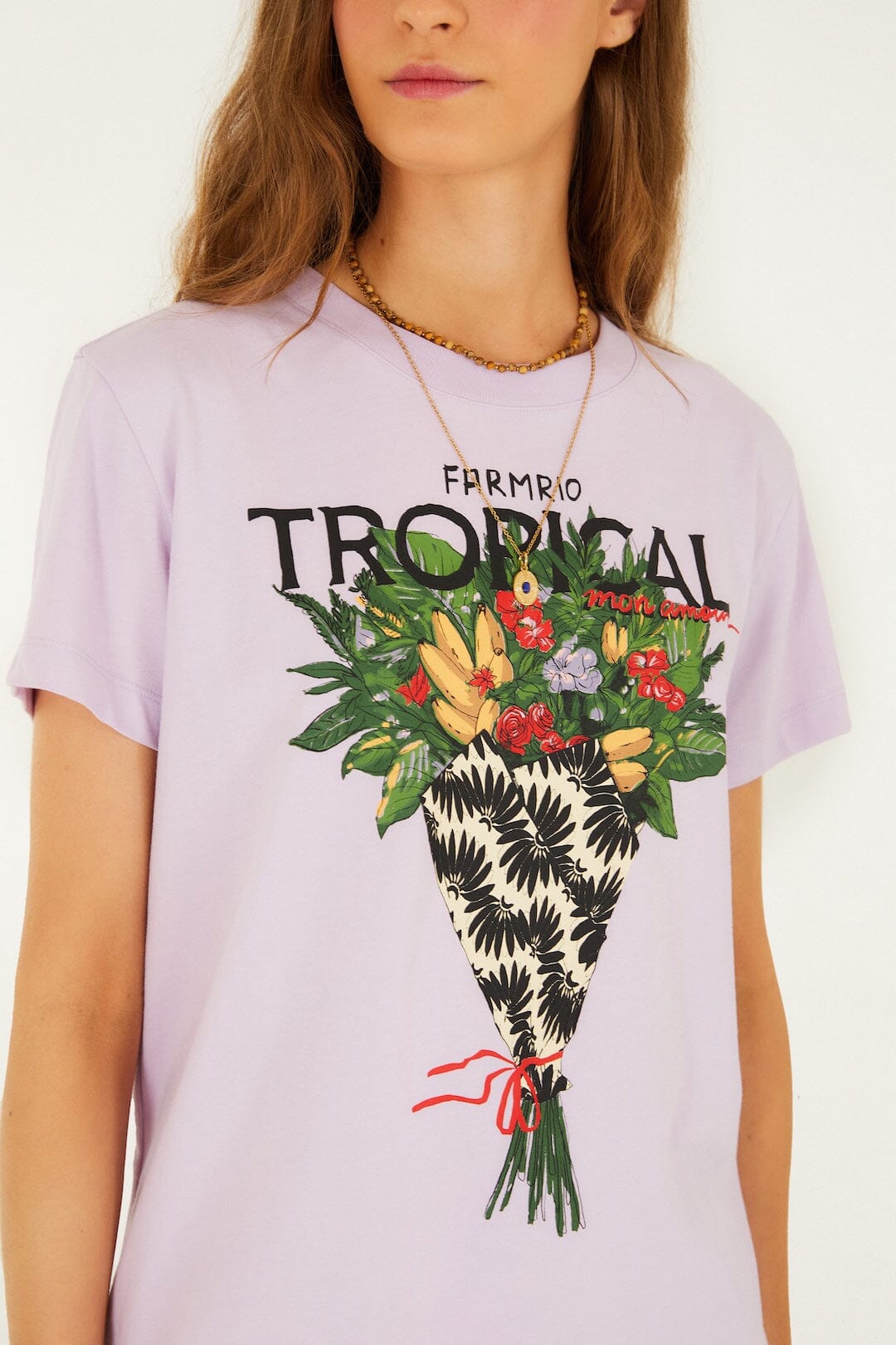 camiseta con corte de ramo tropical