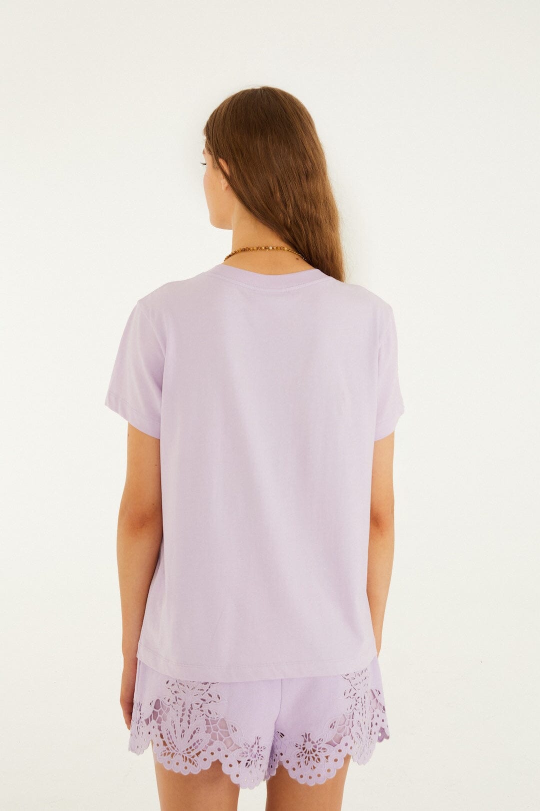 camiseta con corte de ramo tropical