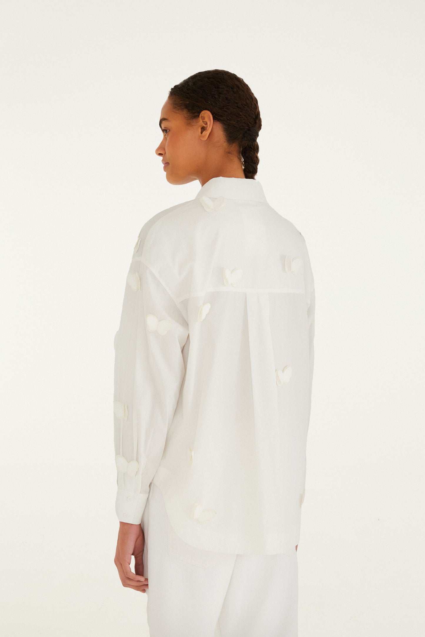 blusa de mariposas blanco roto