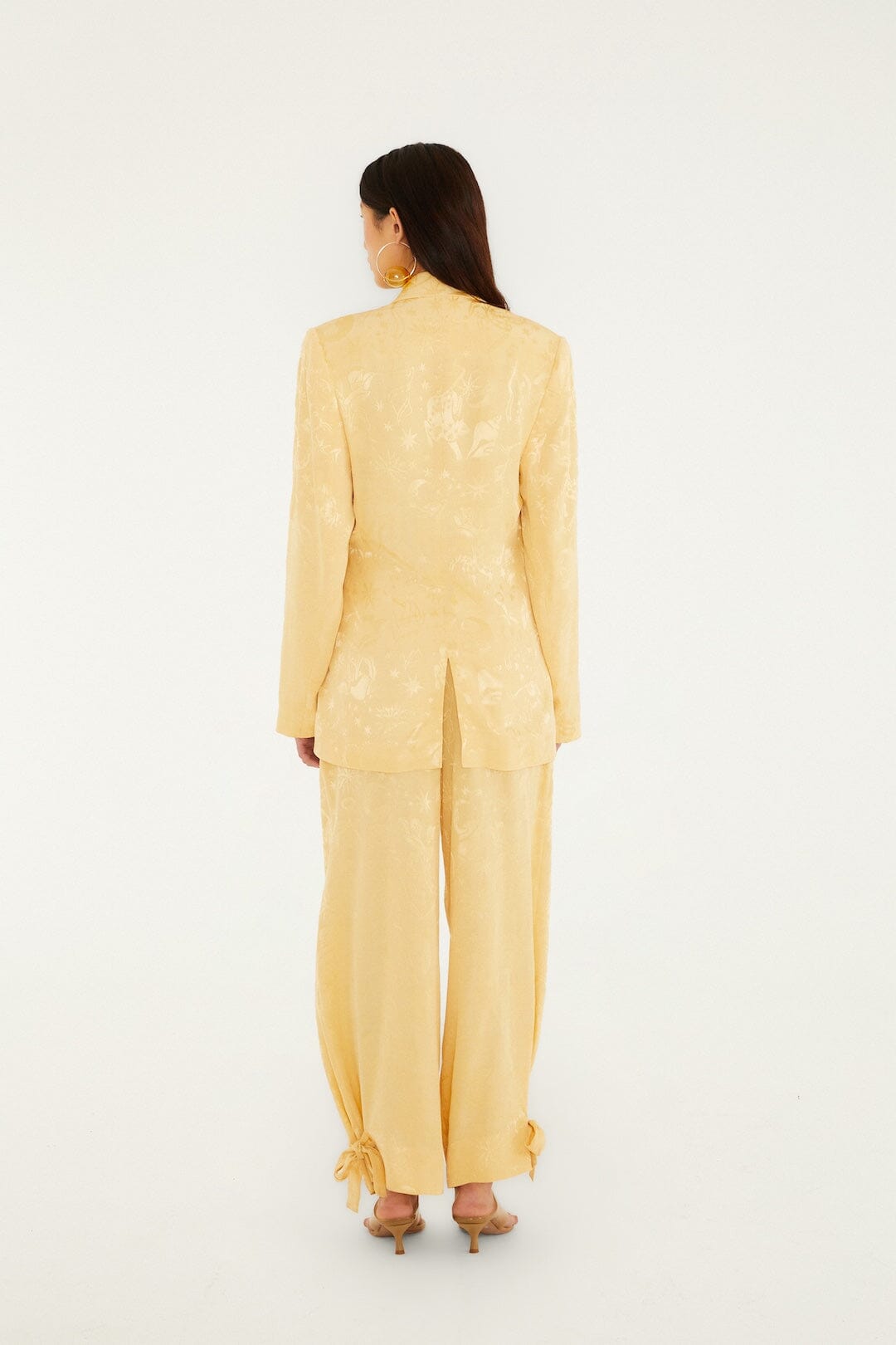 pantalones beige