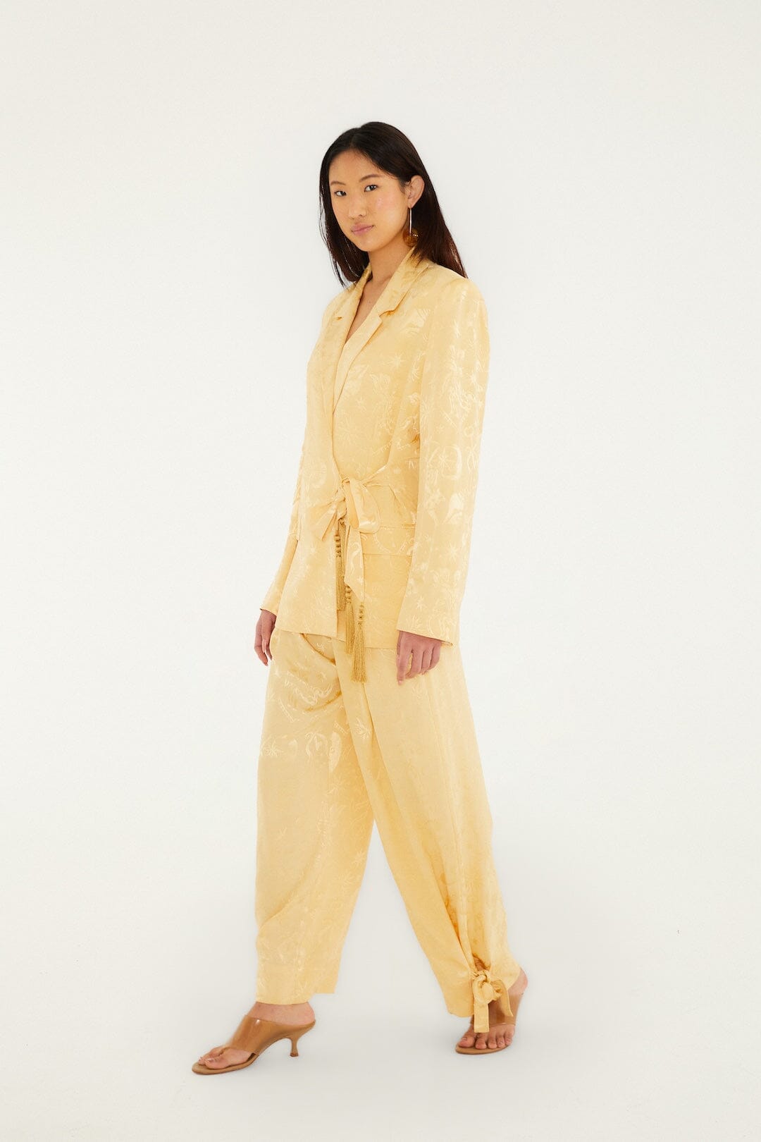 pantalones beige