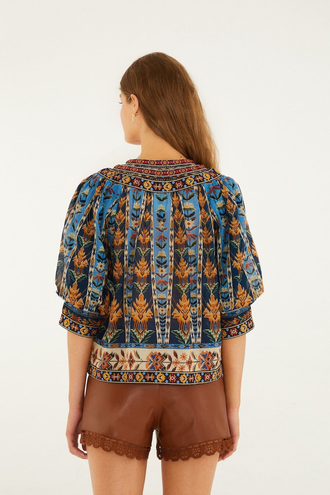 blusa manga corta azul tapiz bordada