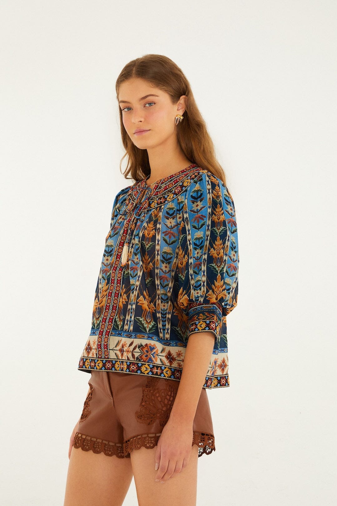 blusa manga corta azul tapiz bordada