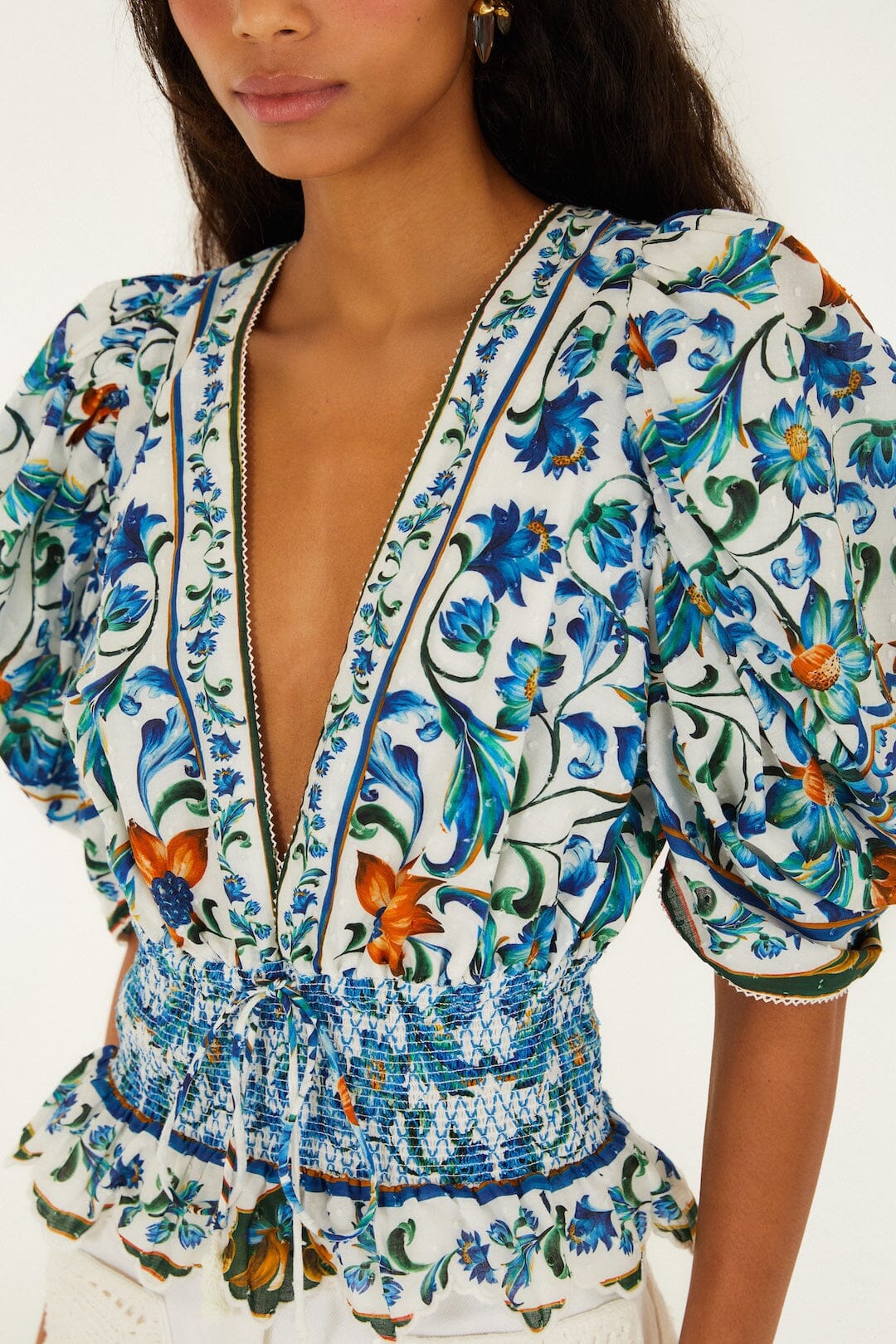 Blusa Blanco Hueso Flora Tile con Fruncido