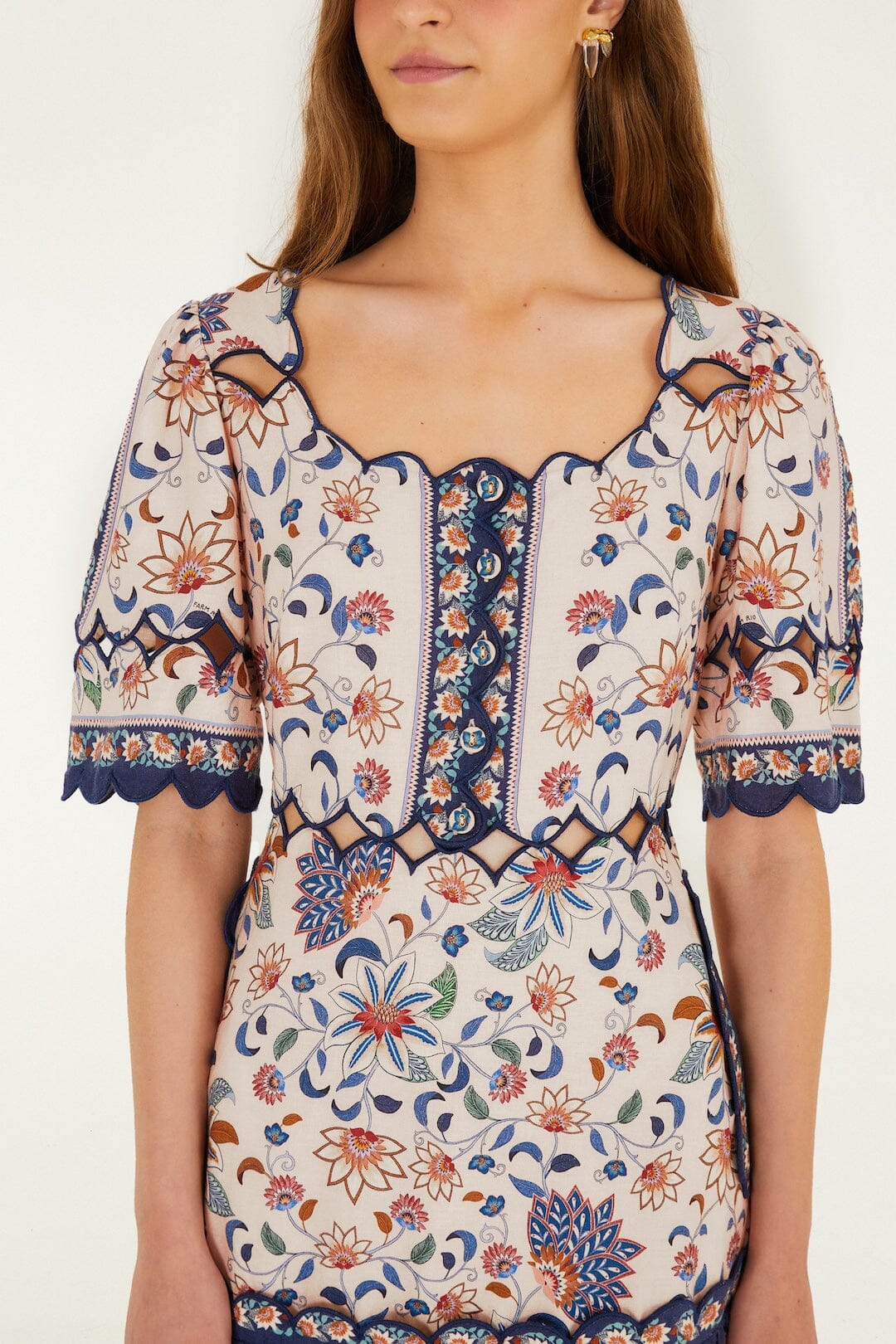 Minivestido rosa claro con estampado floral delhi