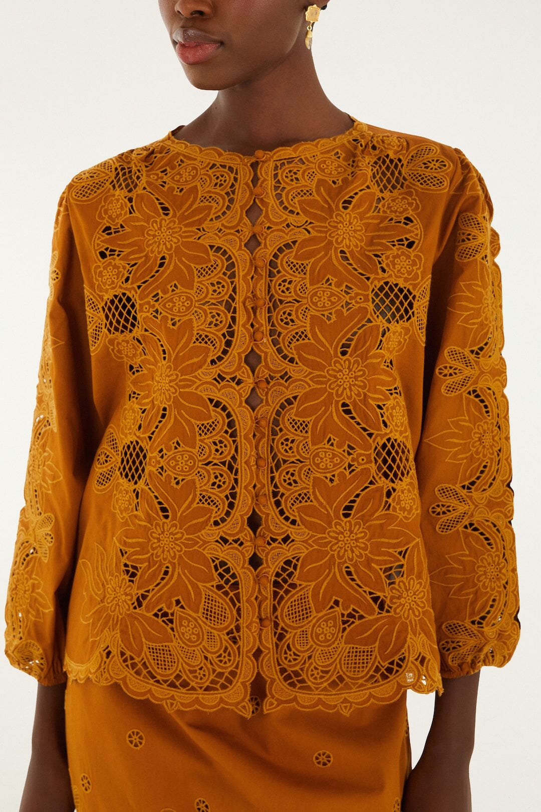 BLUSA MANGA LARGA RICHILIEU CAMEL