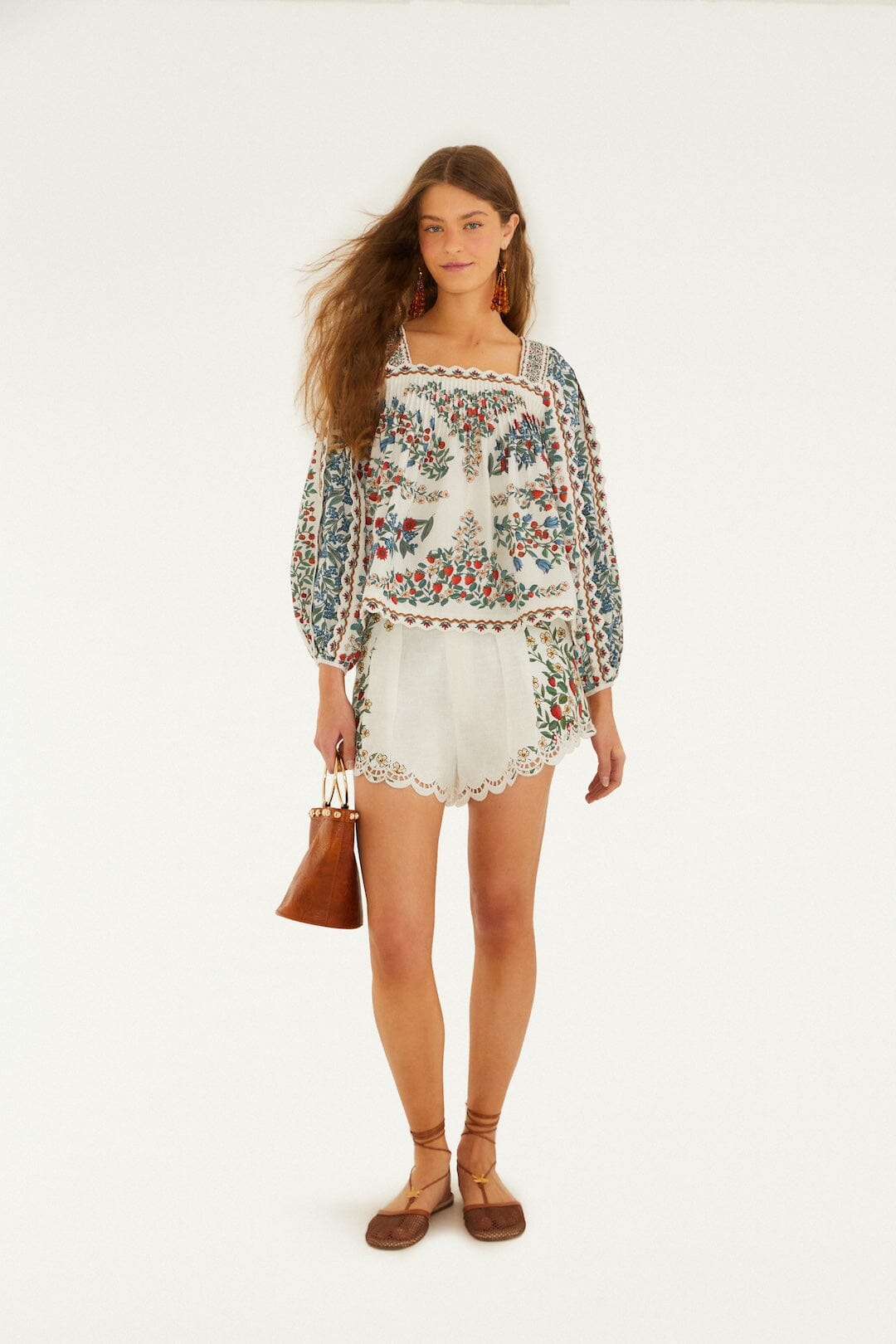 Blusa Blanco Hueso Fruit Beauty con Pañuelo de Manga Larga
