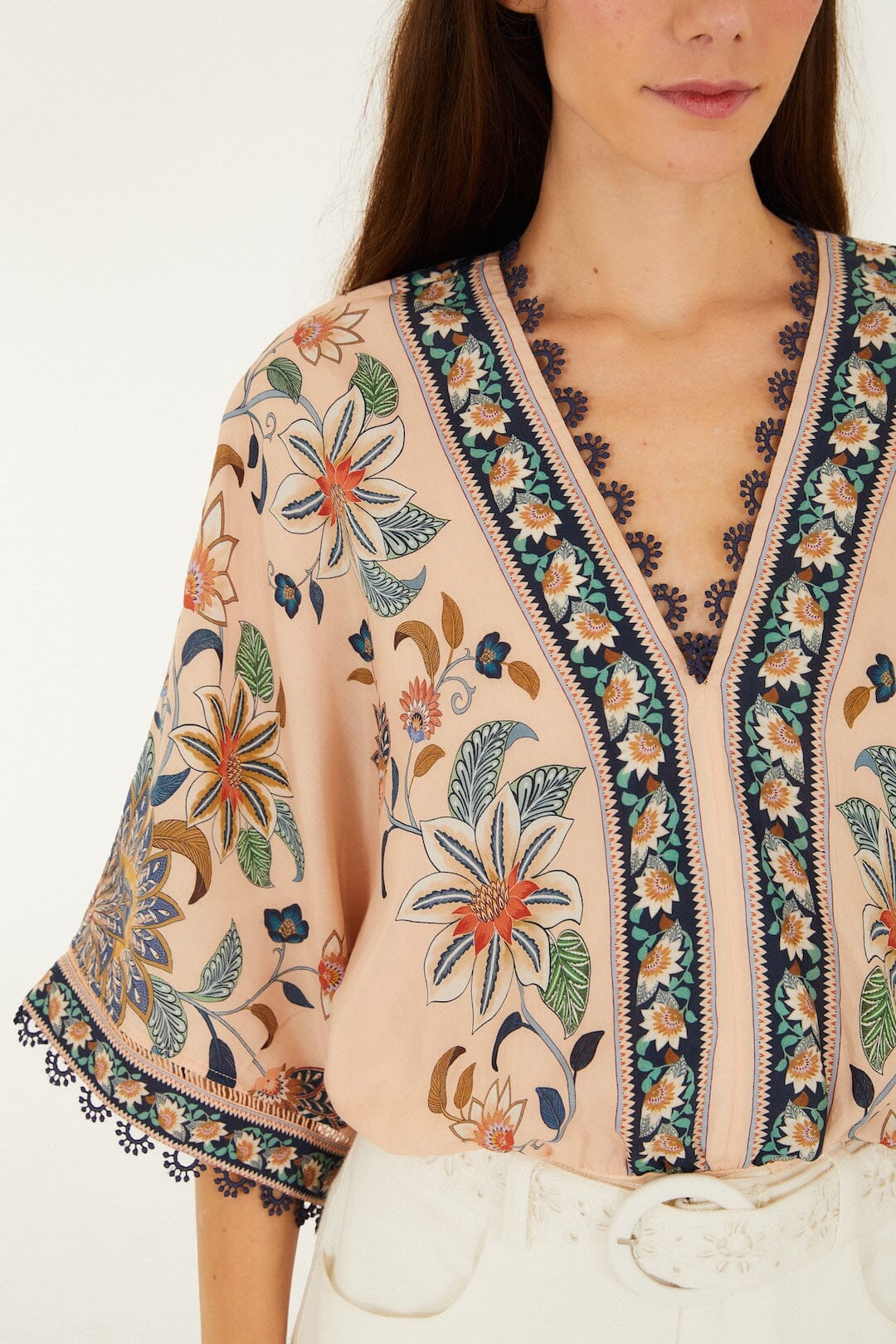 body rosa claro con tapiz floral delhi