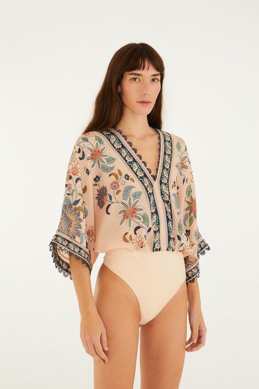 body rosa claro con tapiz floral delhi
