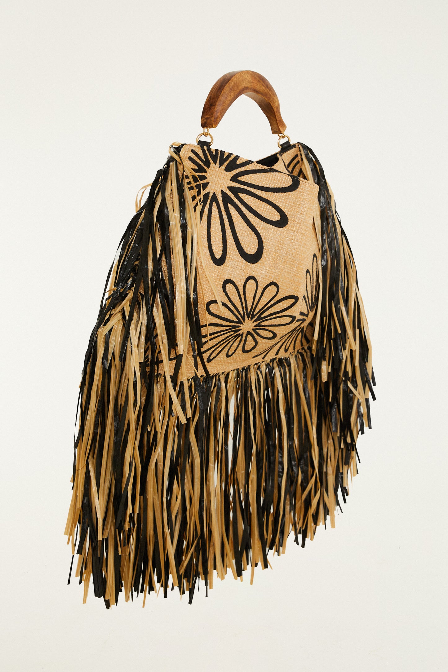 mini bolso de rafia con flecos