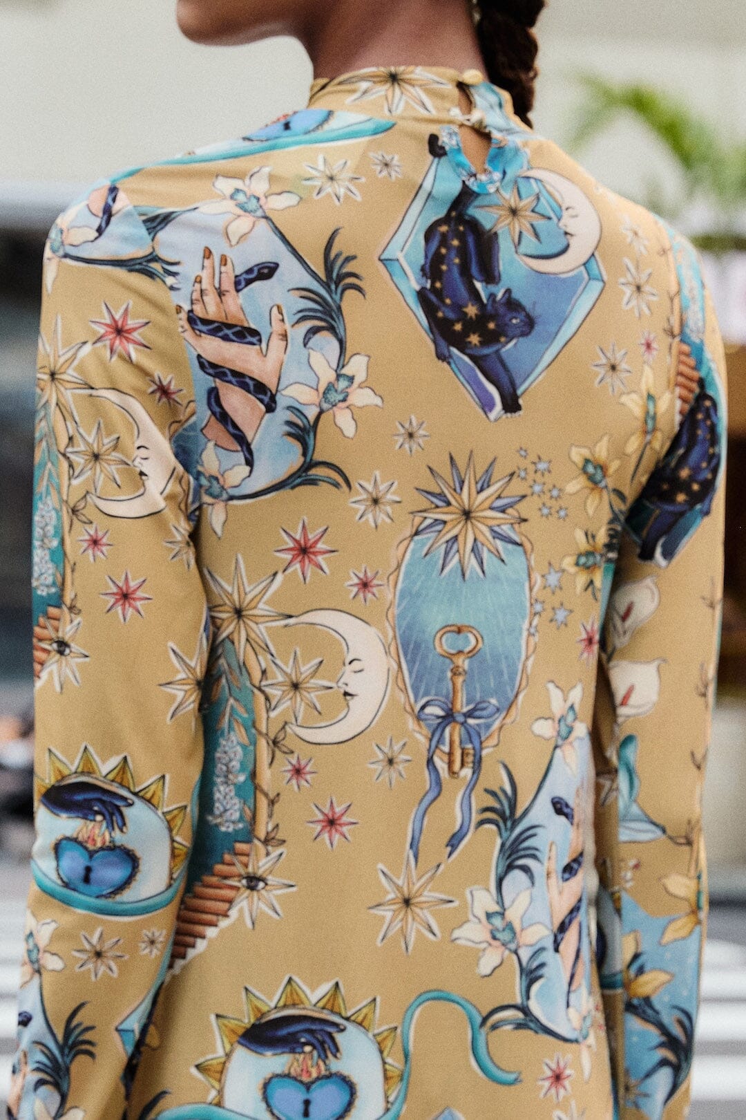 vestido largo místico de manga larga
